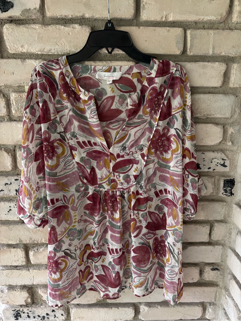Two by Vince Camuto Floral V-Neck Peasant sheer Blouse in Berry